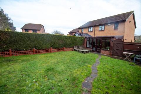 18 Coopers Close, Taverham, Norwich, NR8 6QZ