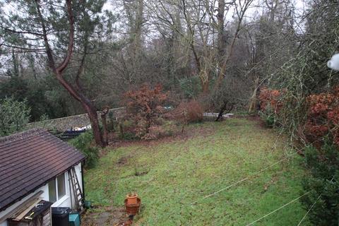 29 Barons Hurst, Epsom, KT18 7DU