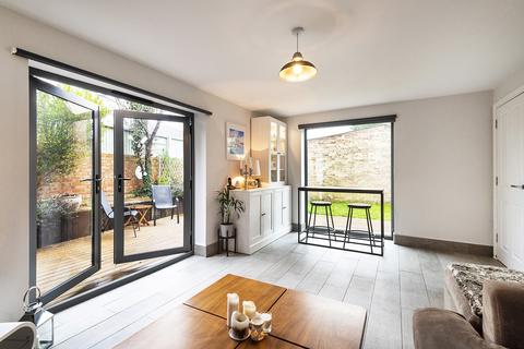 56 Warwick Road, Welling, DA16 1SP
