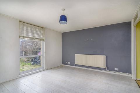 59 Lucerne Way, Romford, RM3 8BS