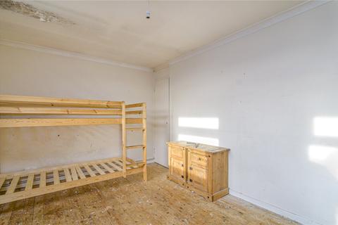 59 Lucerne Way, Romford, RM3 8BS