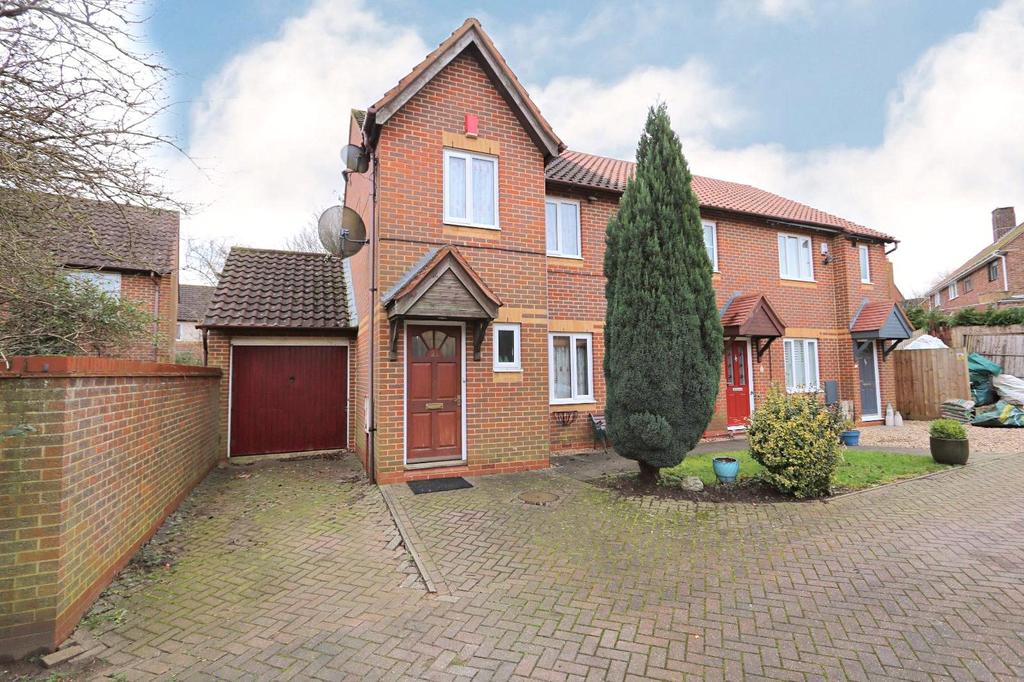 Egerton Gate, Shenley Brook End... 3 bed end of terrace house £320,000