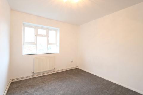 17 Faymore Gardens, South Ockendon, RM15 5NW