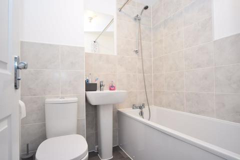 5 Collins Close, Langport, TA10 9FG