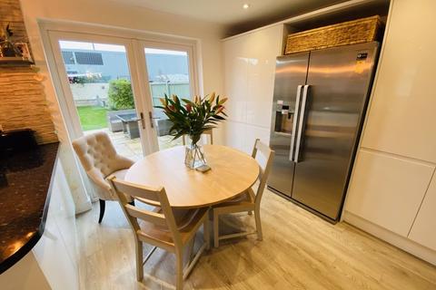 7 Barcroft Close, Bristol, BS15 8BU