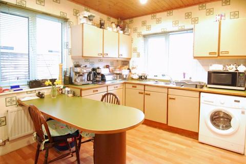 38 Heathville Road, Gloucester, GL1 3JB