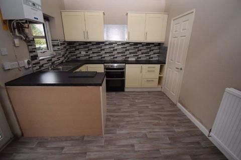 2 bedroom terraced house to rent, Oxford Street, Leigh