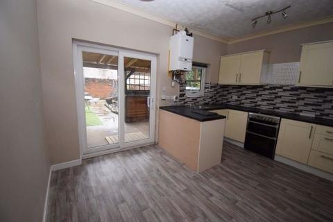 2 bedroom terraced house to rent, Oxford Street, Leigh