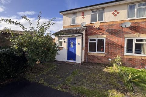 3 bedroom semi-detached house to rent, Linden Drive, Bristol