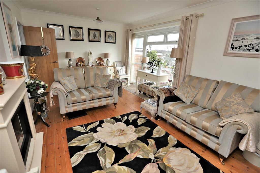 Living Room.jpg