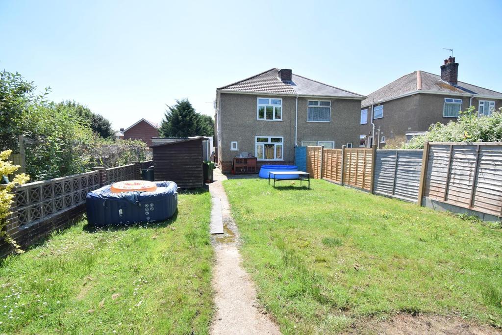 Farcroft Road, Parkstone, Poole 3 bed semidetached house £1,175 pcm