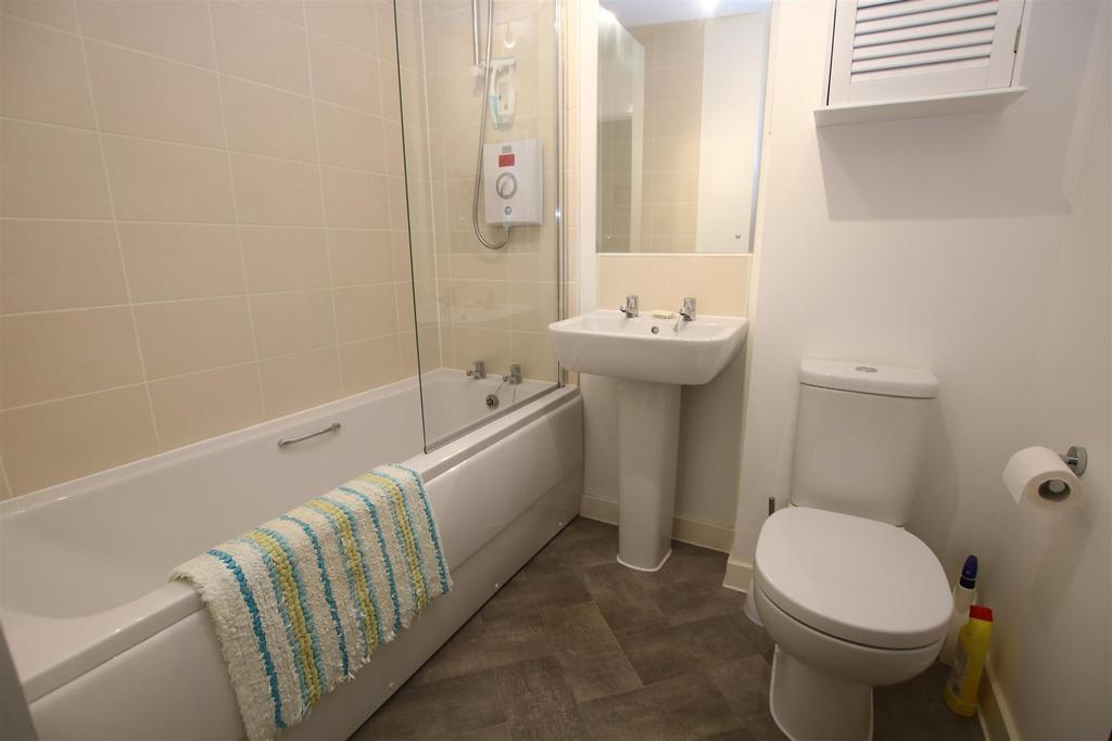 Bathroom.JPG