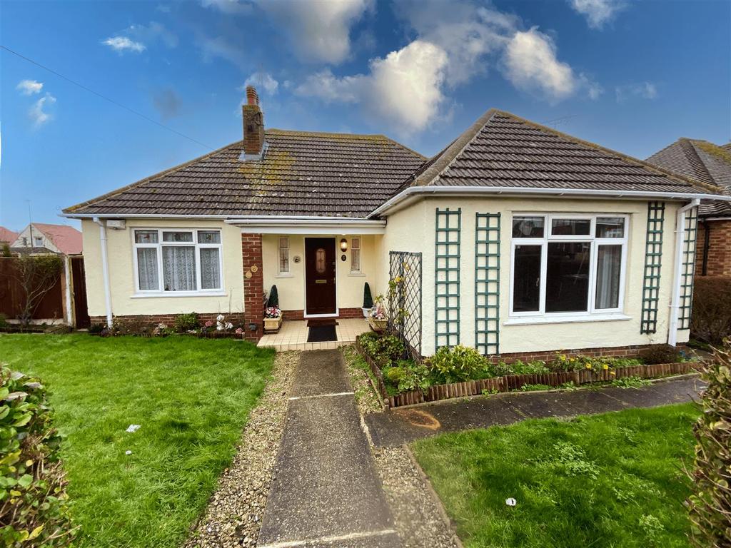 Oakdale Road, Herne Bay 3 bed bungalow £365,000