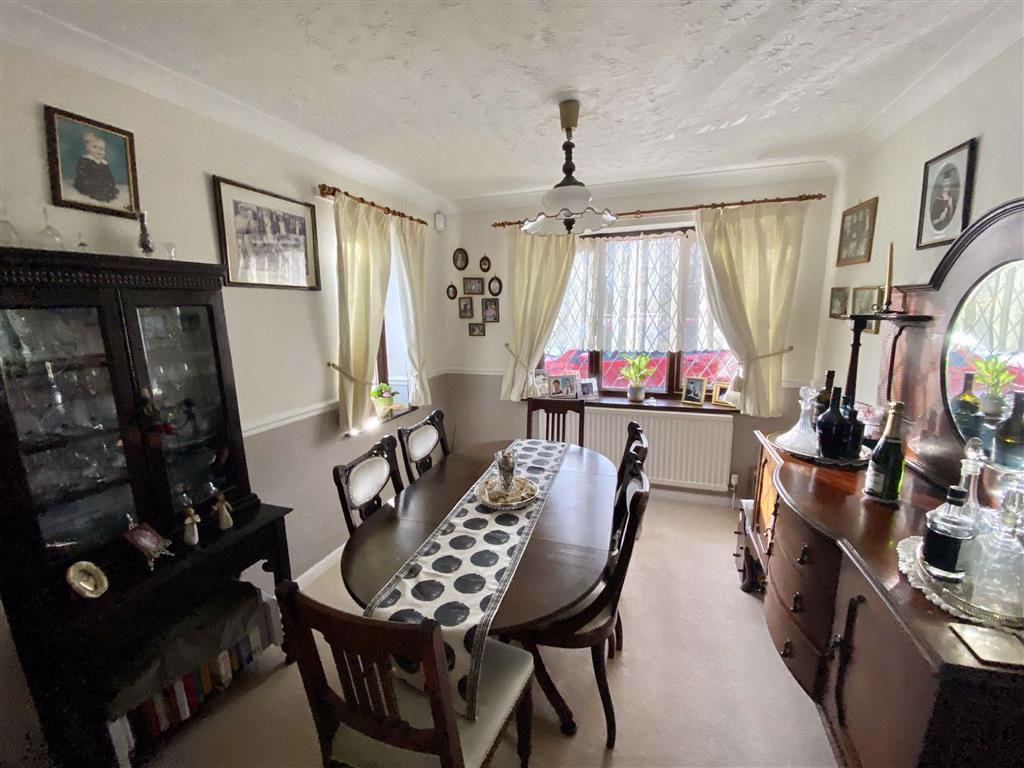 Dining Room (front)