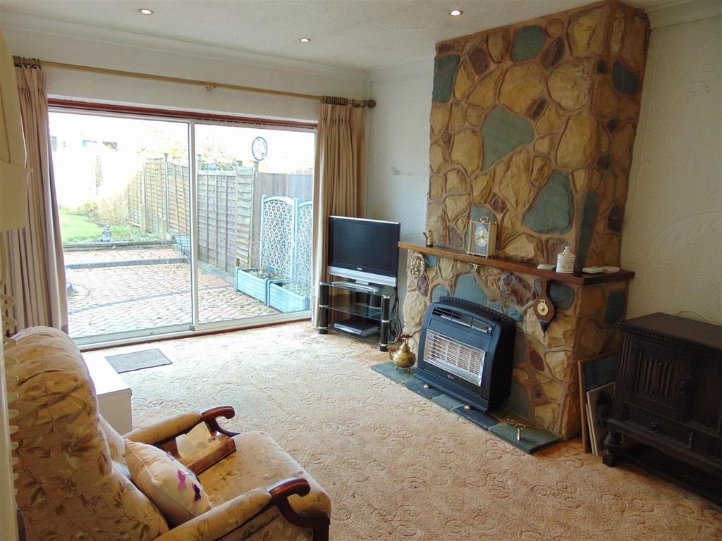 Hallcroft Way, Aldridge 3 bed semidetached bungalow £269,950