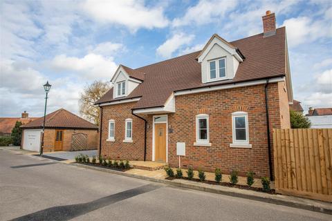 29 Willow Tree Close, Abridge, Romford, RM4 1BL