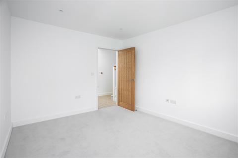 29 Willow Tree Close, Abridge, Romford, RM4 1BL