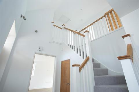 29 Willow Tree Close, Abridge, Romford, RM4 1BL