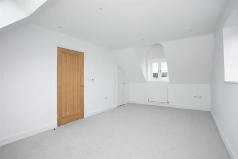 29 Willow Tree Close, Abridge, Romford, RM4 1BL