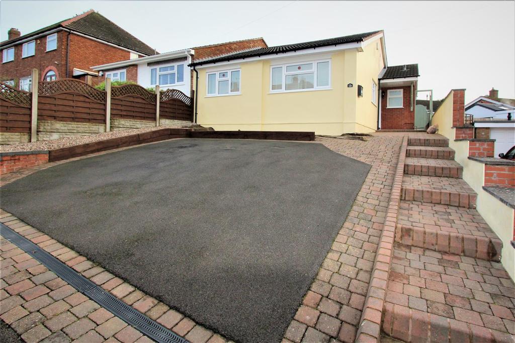 Victor Road, Solihull 3 bed bungalow £900 pcm (£208 pw)