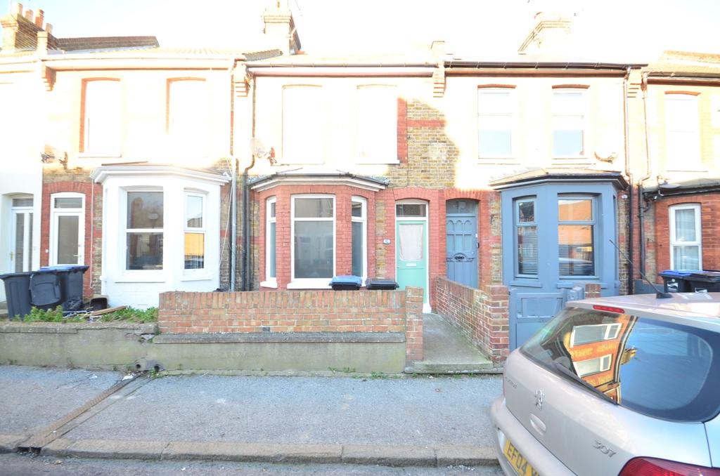 Cecilia Road Ramsgate CT11 3 bed terraced house £900 pcm (£208 pw)