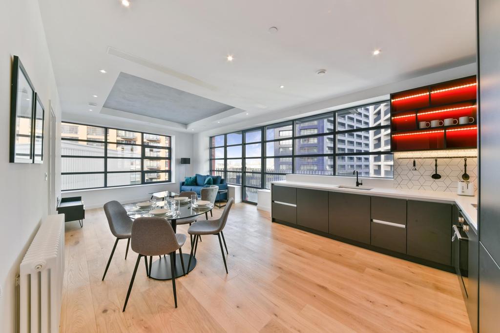 Defoe House, London City Island, London, E14 2 bed apartment £2,903
