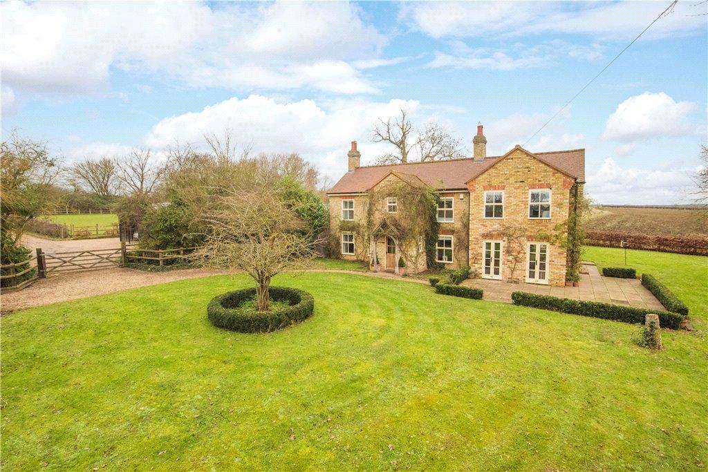 Sutton Hill, Eyeworth, Sandy, Bedfordshire, SG19 5 bed equestrian