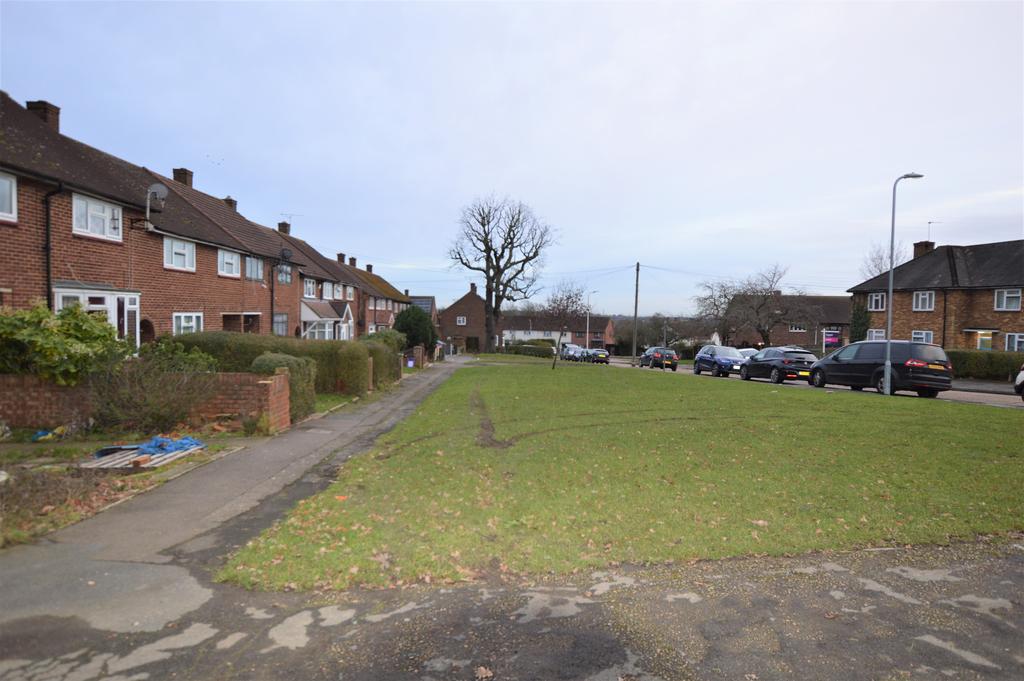 Bedale Road, Harold Hill, Romford RM3 3 bed semidetached house £