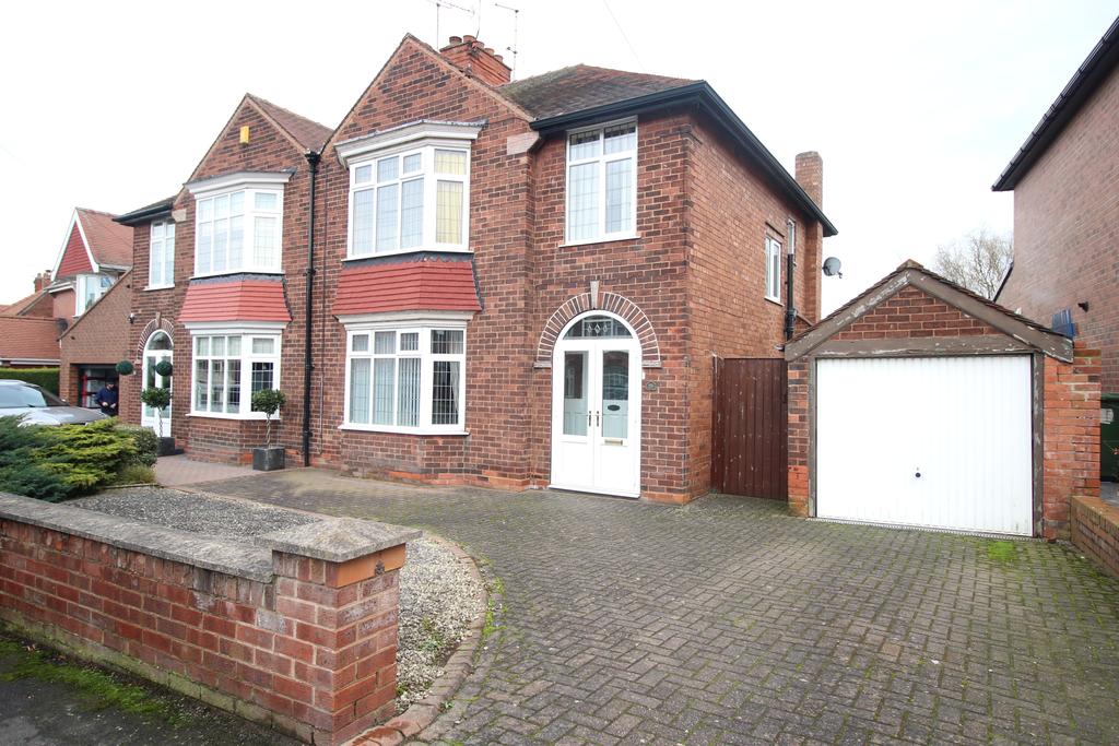 Dunstan Crescent, Worksop S80 3 bed semidetached house £210,000