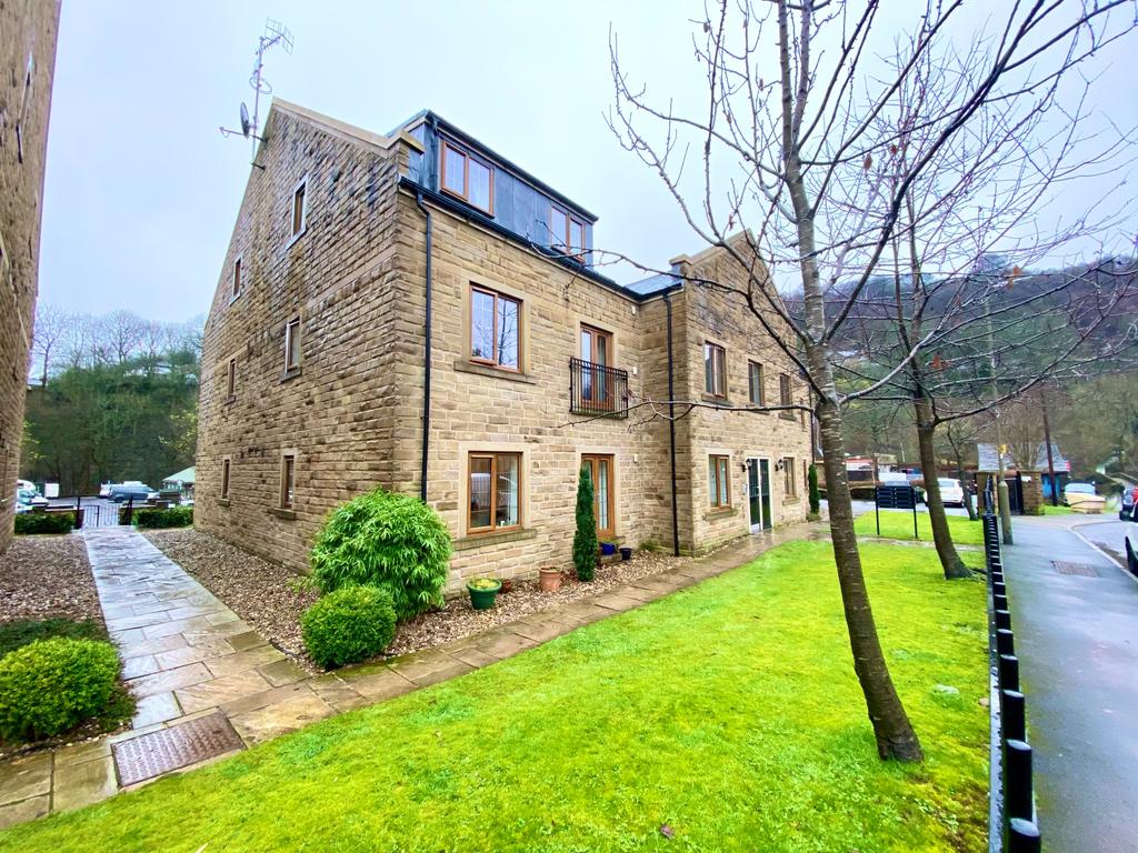 The Lofts 26 Spring Grove, Hebden Bridge, HX7 2 bed ground floor flat £575 pcm (£133 pw)