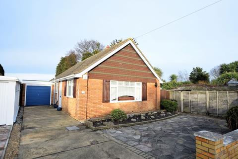 16 Elm Grove, Kirby Cross, Frinton-on-sea, CO13 0HH