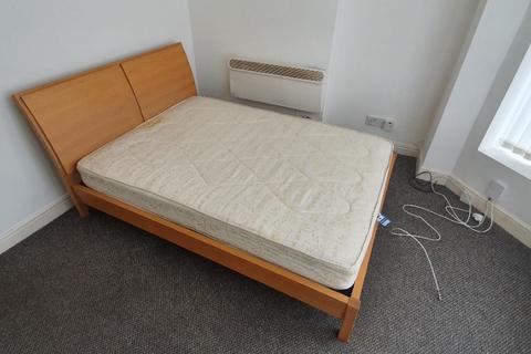 undefined, Pine Grove, Manchester, M14