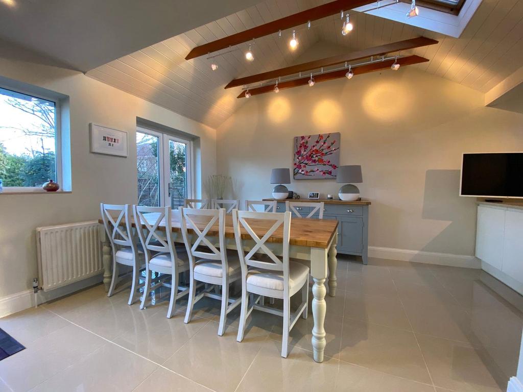 Easthampstead Road, Wokingham, Berkshire, RG40 4 bed detached house £750,000