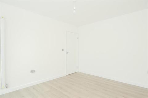 53 Tyersal Close, Bradford, BD4 8HE