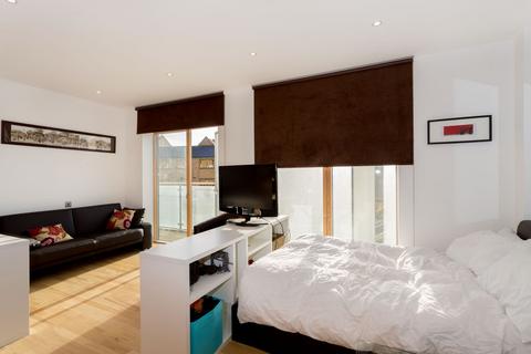 Studio to rent, Francis Wharf, Limehouse, E14