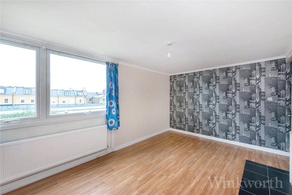 Brenchley Gardens, Forest Hill, London, SE23 2 bed flat £1,300 pcm (£