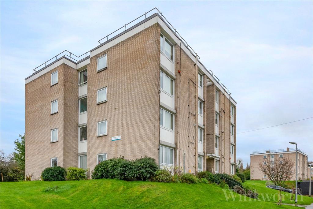 Brenchley Gardens, Forest Hill, London, SE23 2 bed flat £1,300 pcm (£