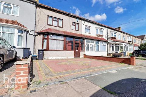 5 bedroom semi-detached house to rent, Cranley Drive IG2