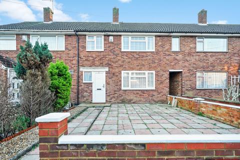 2 Chesterton Close, Greenford, UB6 9TE
