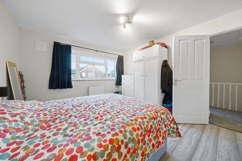 2 Chesterton Close, Greenford, UB6 9TE
