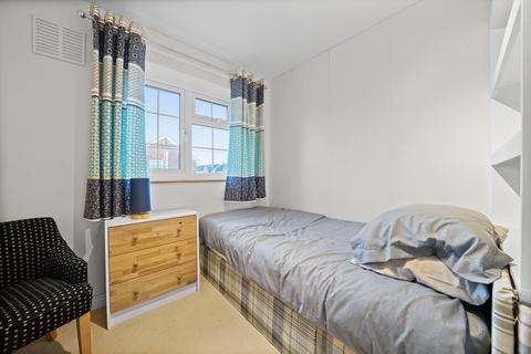 2 Chesterton Close, Greenford, UB6 9TE