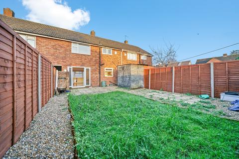 2 Chesterton Close, Greenford, UB6 9TE