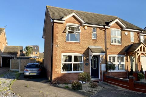 12 Ward Gardens, Harold Wood, Romford, RM3 0WX