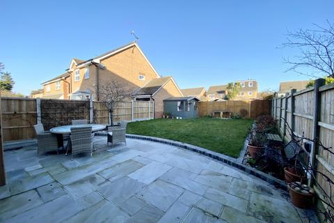 12 Ward Gardens, Harold Wood, Romford, RM3 0WX