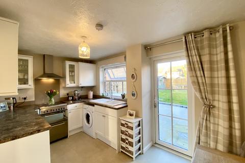 12 Ward Gardens, Harold Wood, Romford, RM3 0WX