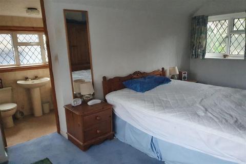 Elm Lodge Wellington Hill, Loughton, IG10 4AG