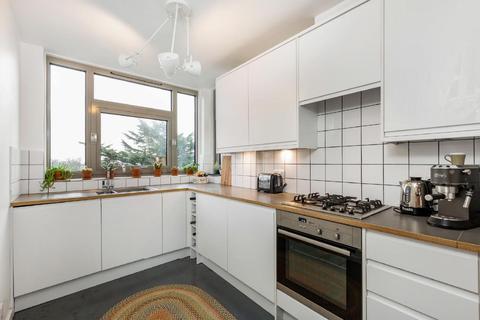 36 Holly Tree Close, London, SW19 6EA