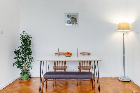 36 Holly Tree Close, London, SW19 6EA