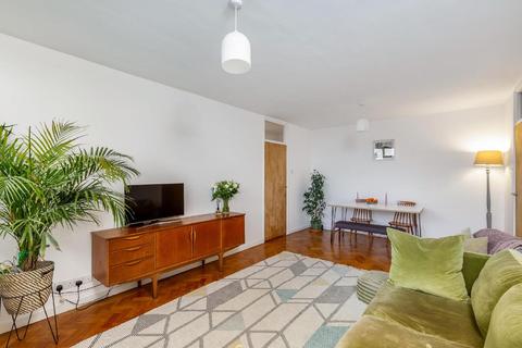 36 Holly Tree Close, London, SW19 6EA