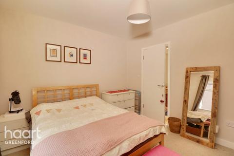 52 Long Drive, Greenford, UB6 8LZ
